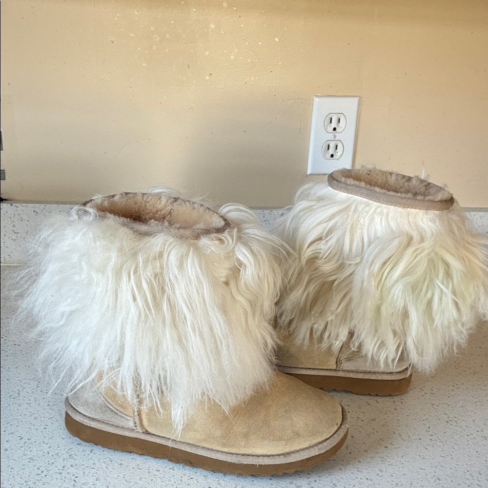 UGG Mongolian